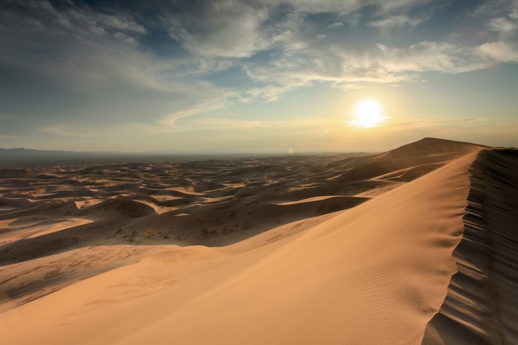 Coucher de soleil sur le désert de Gobi, Dune Hongoryn, Mongolie
